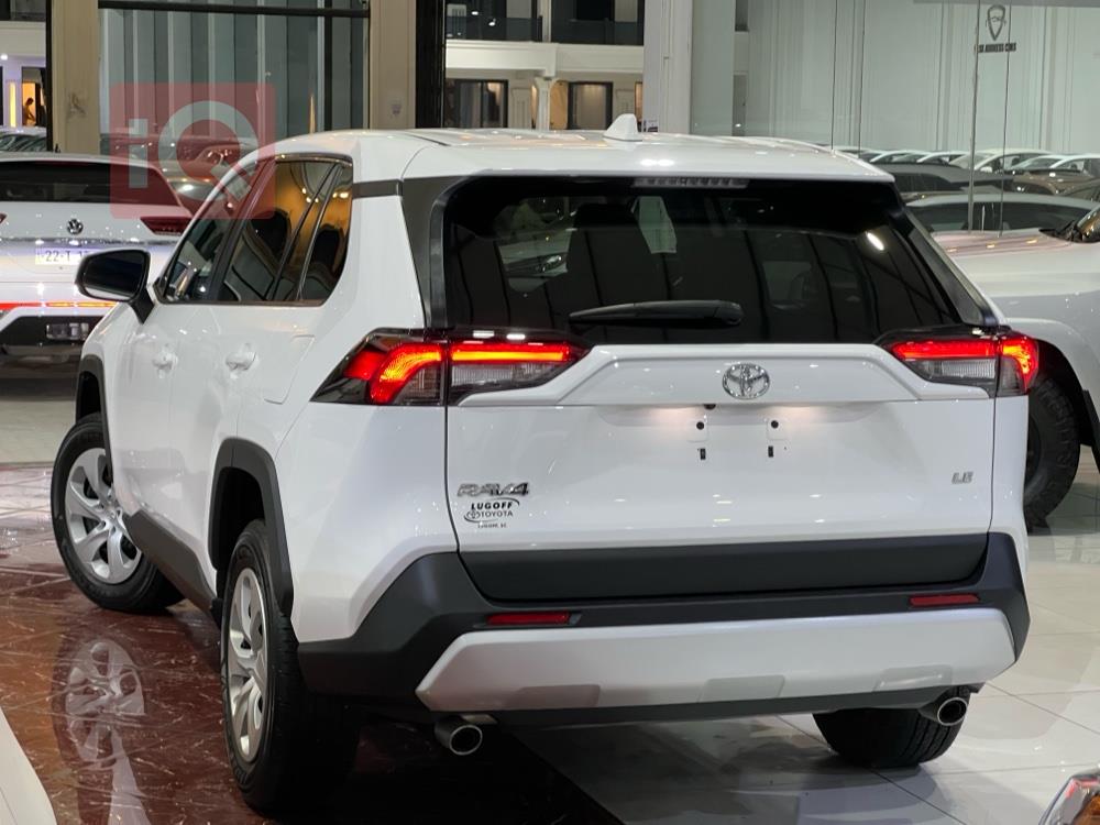 تۆیۆتا ڕاڤ 4